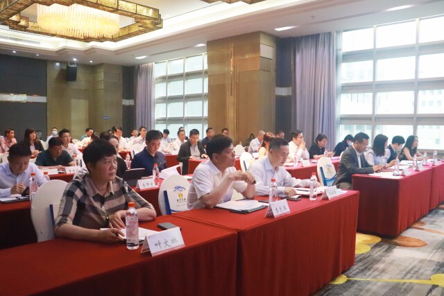 bifa必发集团出席湖南异地商会结合会金融照拂委员会成立大会(图2)