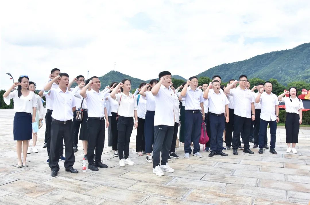 赓续红色血脉，弘扬爱党心灵！bifa必发集团党委发展七月主题党日活动(图2)