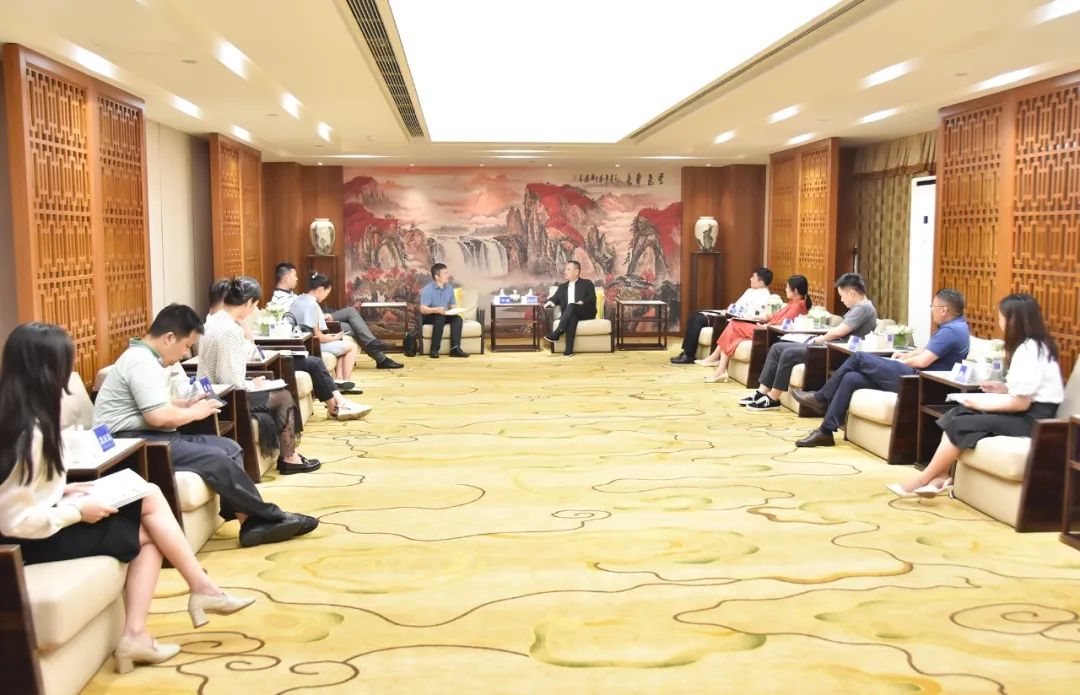 华融湘江银行莅临bifa必发集团调查互换(图2)