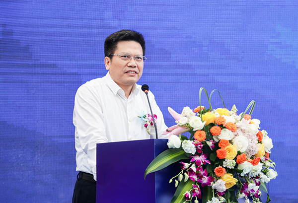 “三高四新”，物流先行：现代物流产学研融战术合作签约暨示范基地揭牌典礼成功进行(图4)