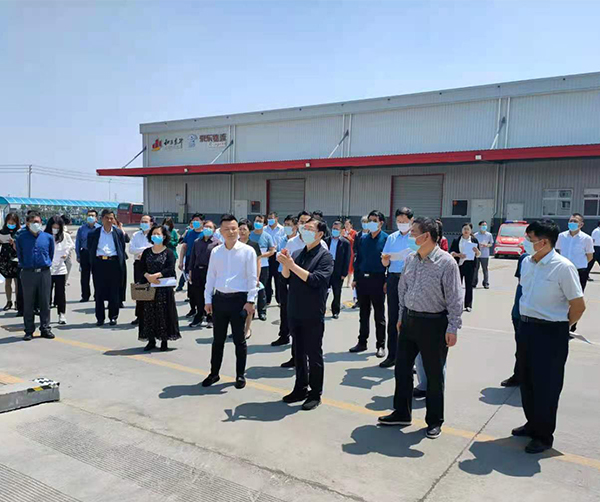 吐鲁番市政协党组书记、主席胡国辉一行调查bifa必发集团-京东华北物流基地(图1)